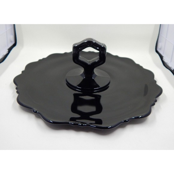 LE Smith Glass Mt. Pleasant Black Amethyst Single Handle Serving Tidbit Tray - Picture 3 of 8